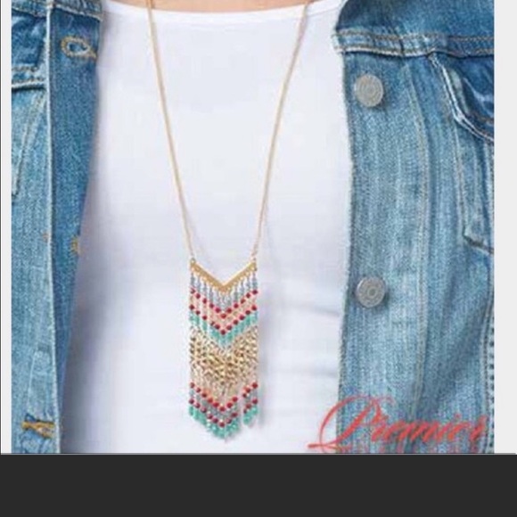 Premier Designs “Lively” fringe necklace - Picture 2 of 2